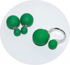 Комплект пусеты и кольцо зеленый
