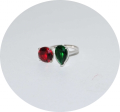 Кольцо с красным и зеленым камнем