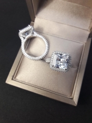 Крупное серебряное кольцо с камнем